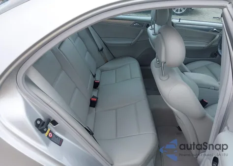 2005 Mercedes-Benz C 230 Kompressor Sport из США, поврежденный, VIN WDBRF40JX5F641990